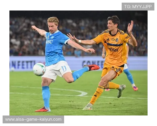 那不勒斯前场三角配合高效,突破曾多次出现 那不勒斯前场三角配合高效,突破曾多次出现