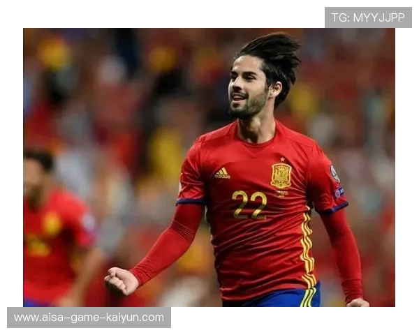 巴西训练营中维尼修斯状态火热，多次完成关键过人