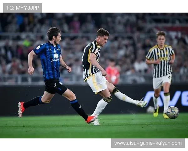 尤文弗拉霍维奇反越位插上推射破门成功：速度与智慧的极致体现