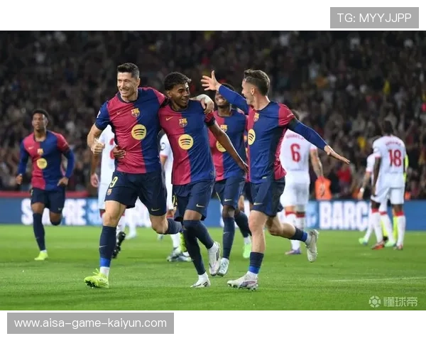 西甲巴萨角球精准实施,门前混战转换得分 西甲巴萨角球精准实施,门前混战转换得分